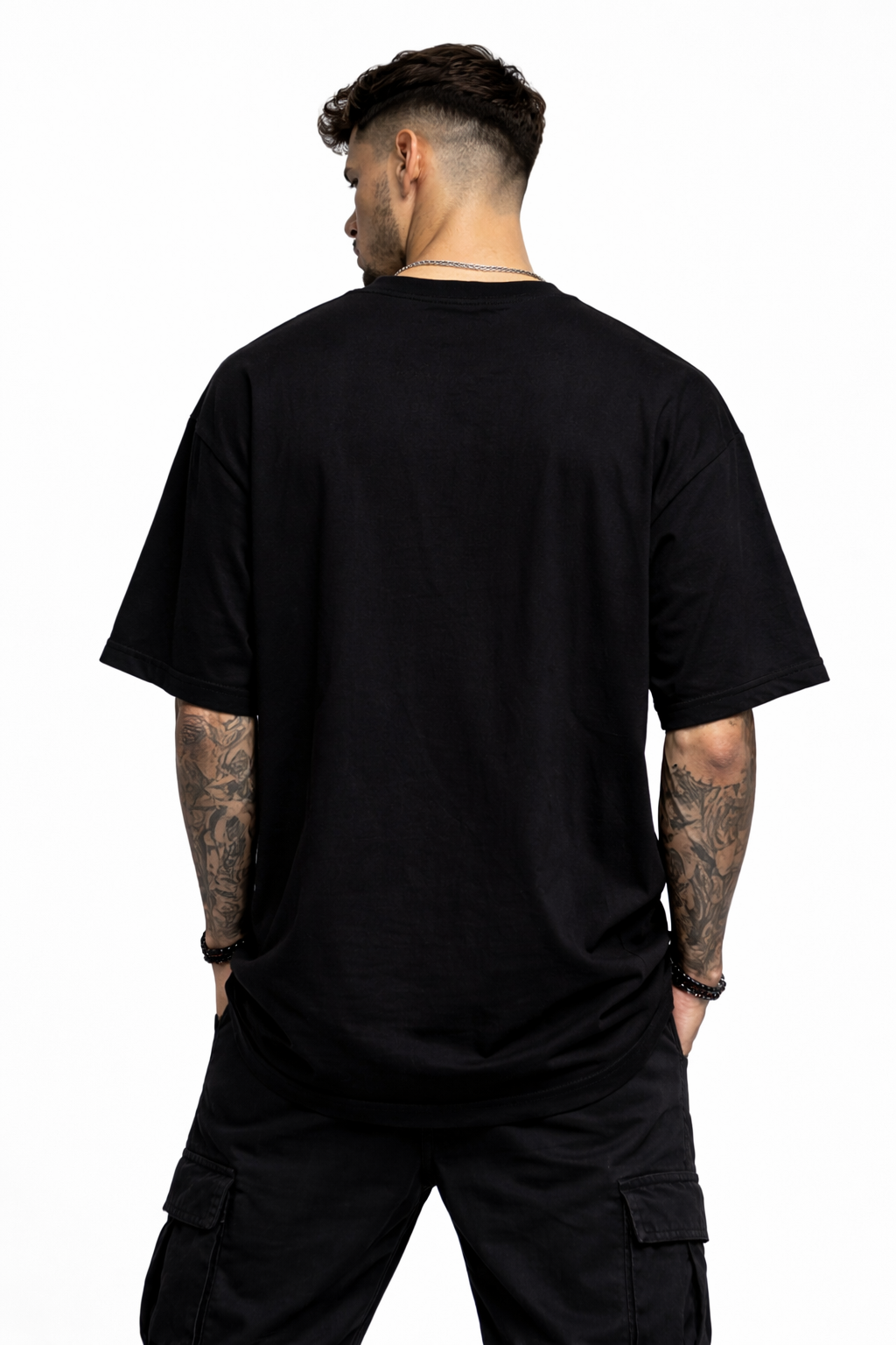 ESSENTIAL BLACK T-SHIRT